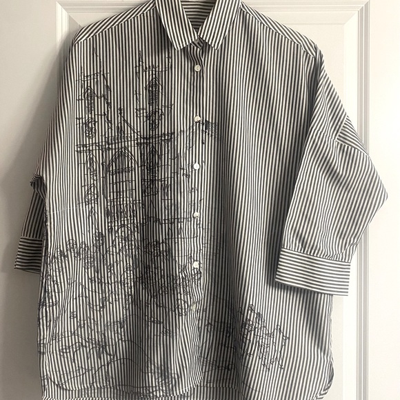 Terra Sj Apparel Tops - NWOT Terra Sj Apparel button down side pocket printed blouse.